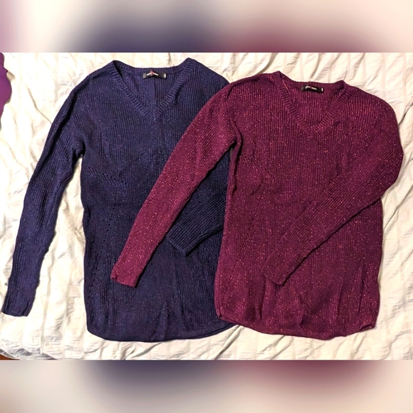 2 Maternity XS Knit Sweaters with tinsel thread - Picture 1 of 7